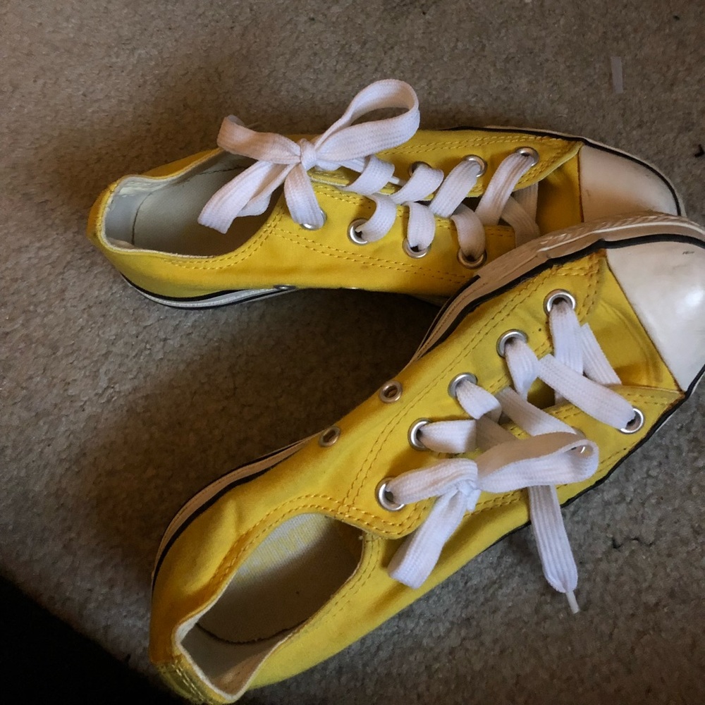Yellow Converse Size 6W